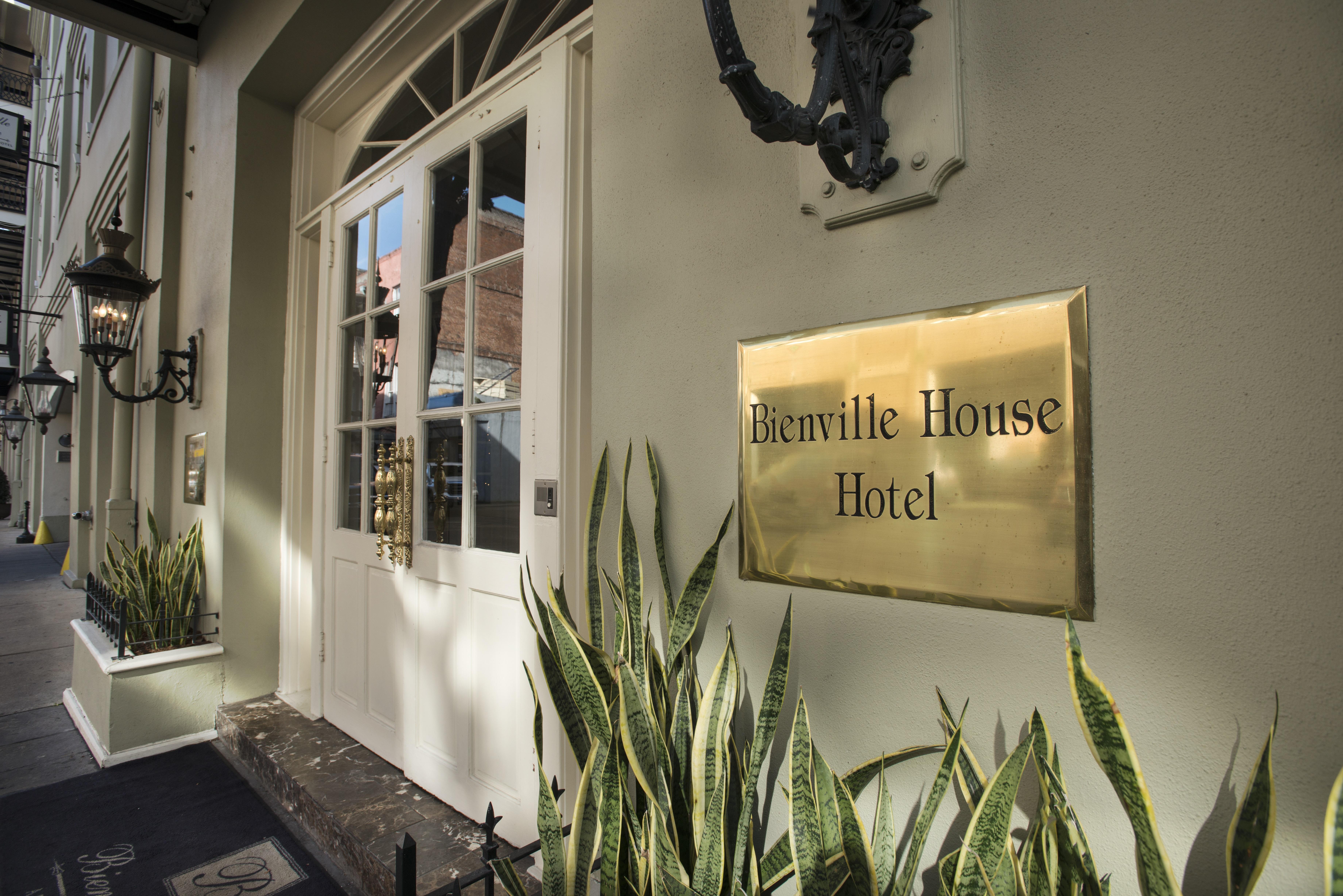 ניו אורלינס Bienville House Hotel מראה חיצוני תמונה