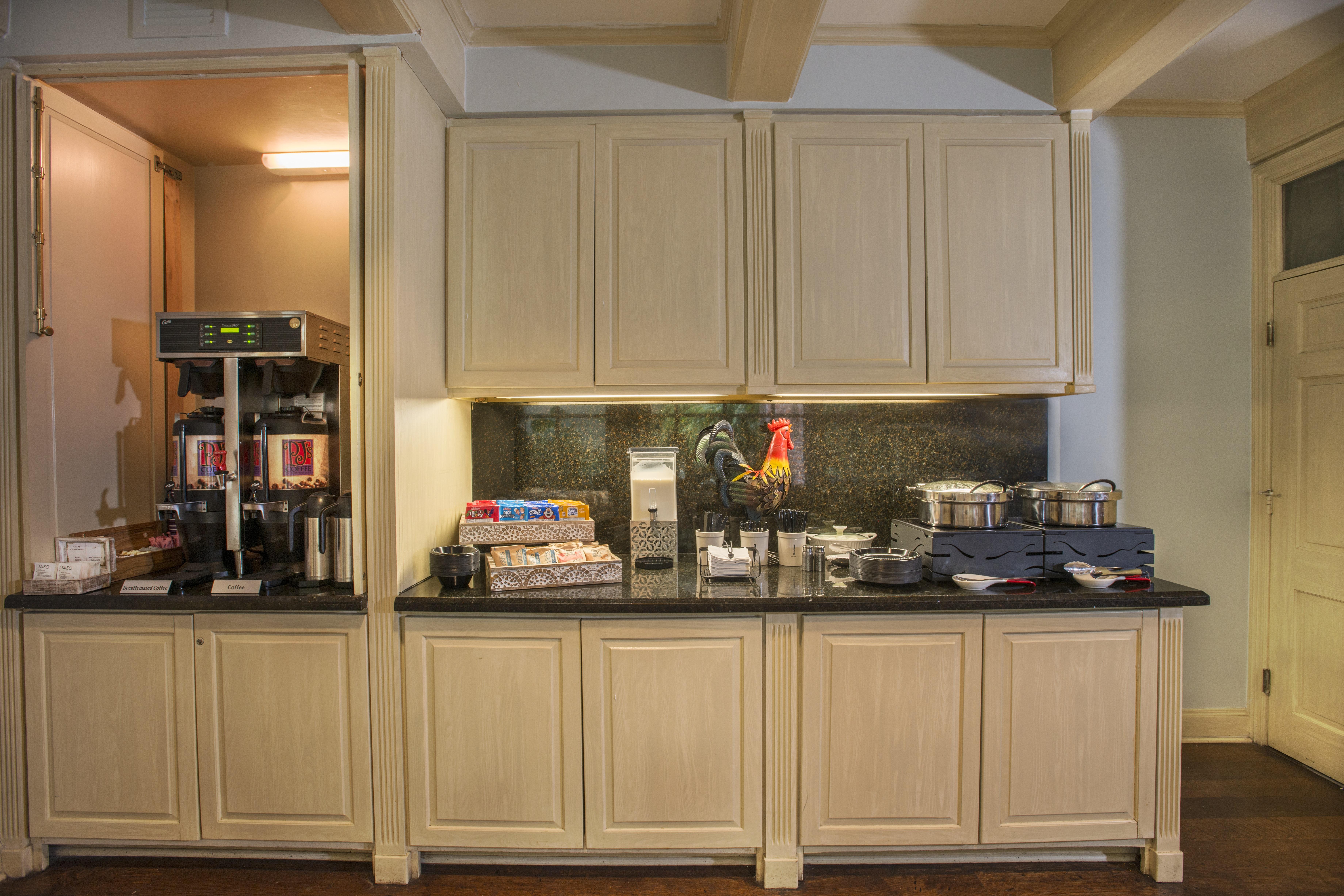ניו אורלינס Bienville House Hotel מראה חיצוני תמונה